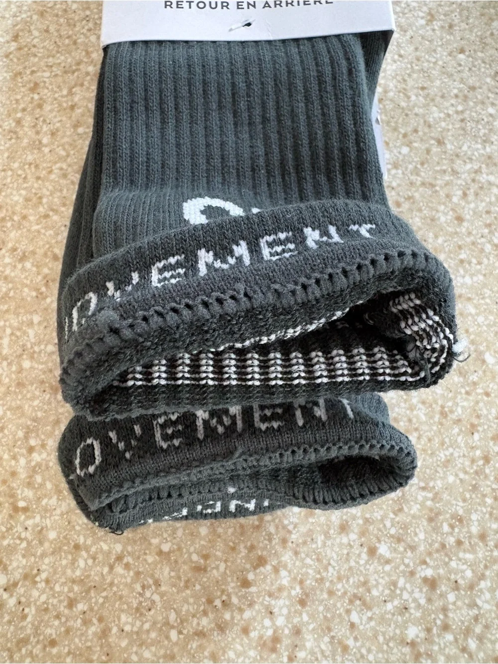 ALO Yoga Unisex Ribbed Throwback Crew Socks in Charcoal Green Size Medium